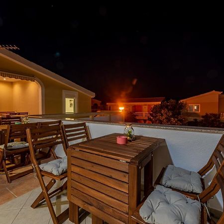 Villa Karmen - Poolhouse Vir Luaran gambar
