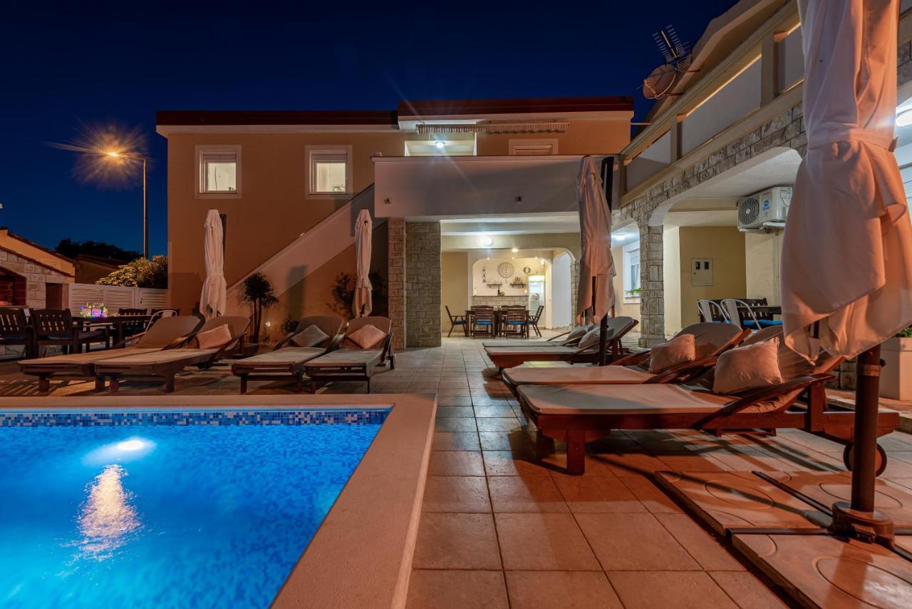 Villa Karmen - Poolhouse Vir Luaran gambar