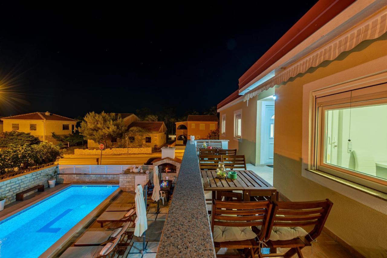 Villa Karmen - Poolhouse Vir Luaran gambar