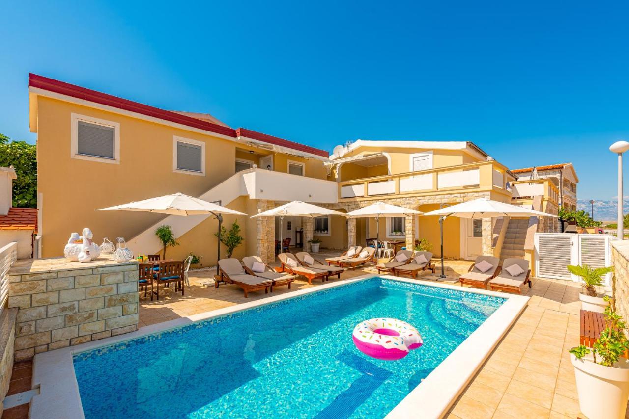 Villa Karmen - Poolhouse Vir Luaran gambar