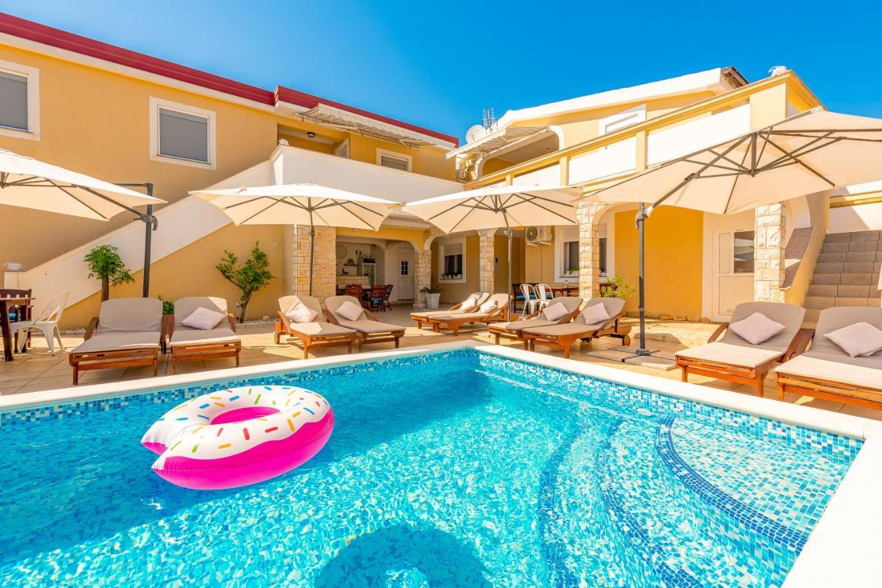 Villa Karmen - Poolhouse Vir Luaran gambar
