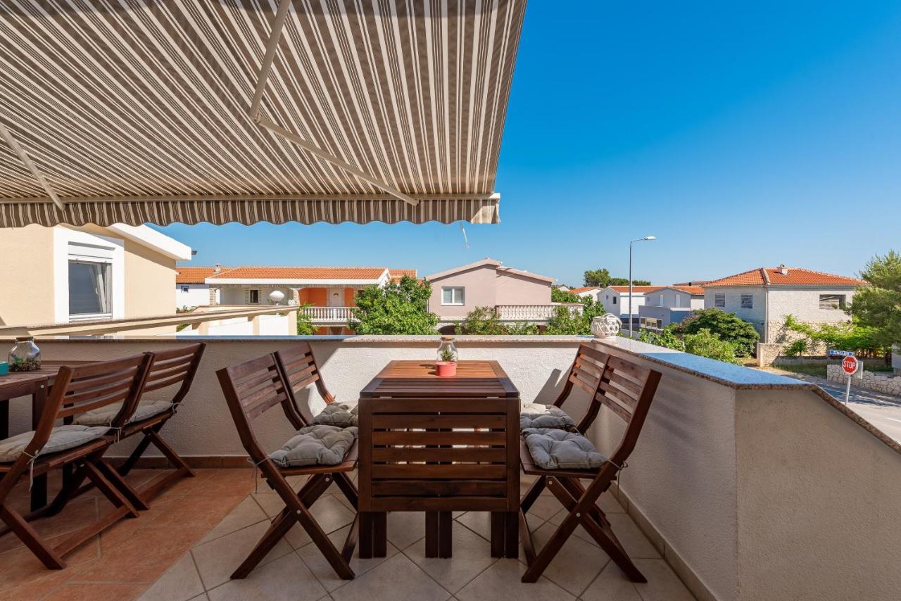 Villa Karmen - Poolhouse Vir Luaran gambar