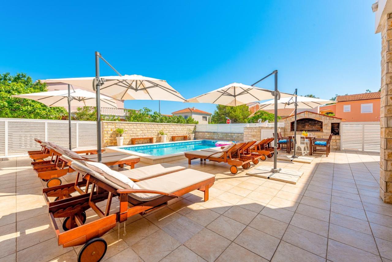 Villa Karmen - Poolhouse Vir Luaran gambar