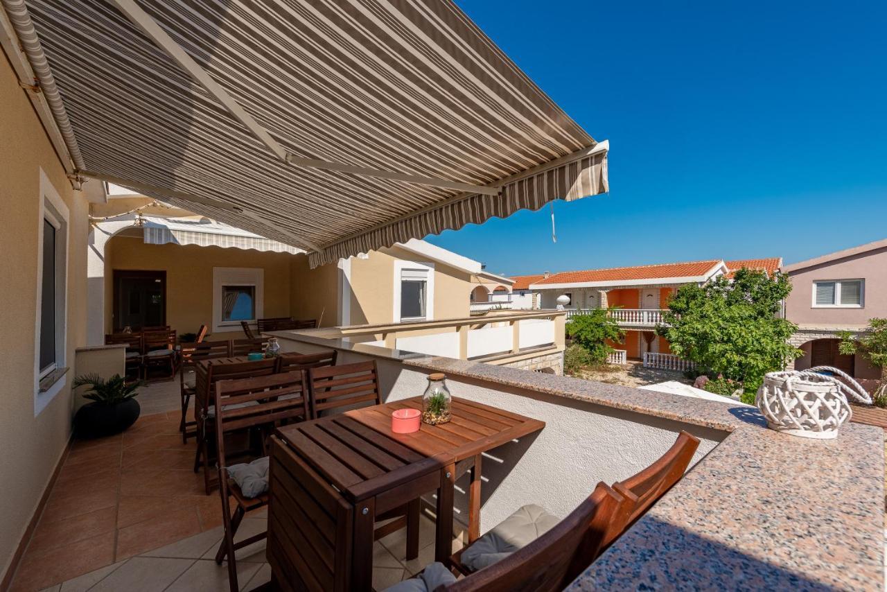 Villa Karmen - Poolhouse Vir Luaran gambar