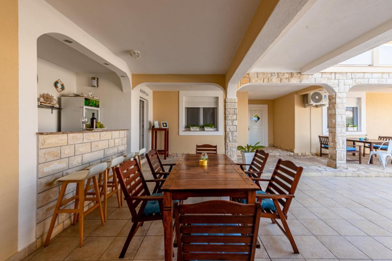 Villa Karmen - Poolhouse Vir Luaran gambar