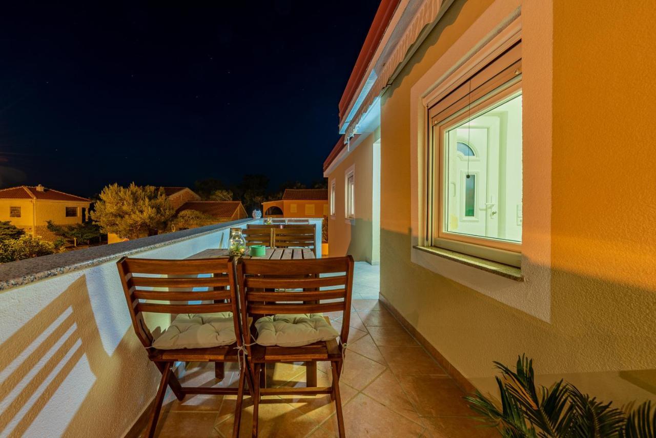 Villa Karmen - Poolhouse Vir Luaran gambar