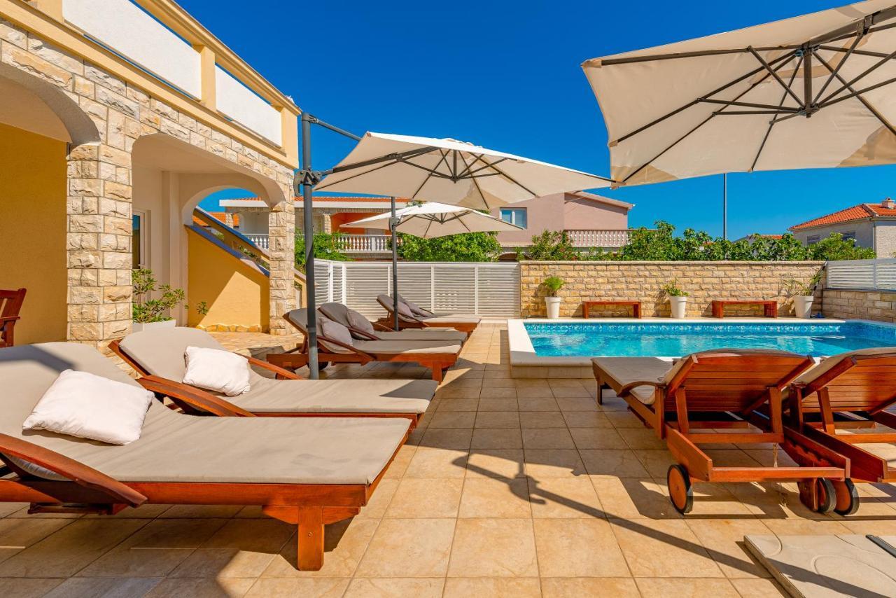 Villa Karmen - Poolhouse Vir Luaran gambar