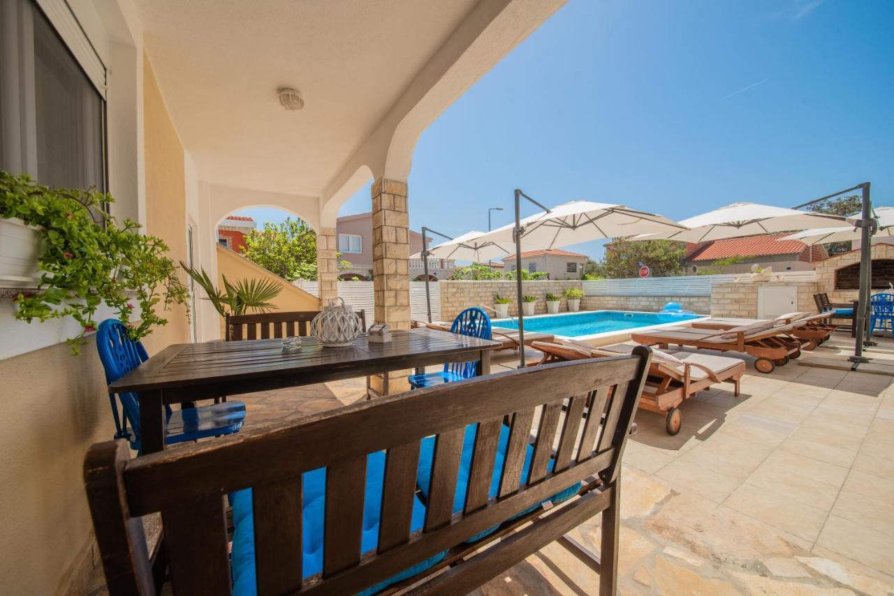 Villa Karmen - Poolhouse Vir Luaran gambar